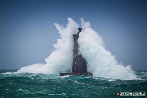 The Four Lighthouse in Storm : pics