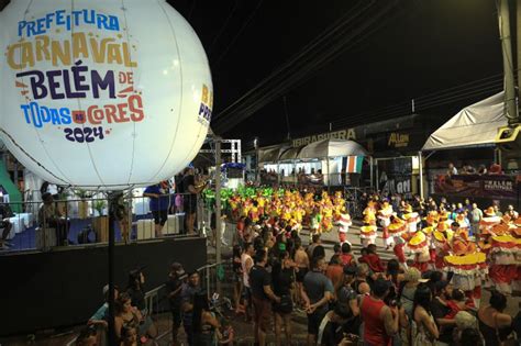 Moradores de Icoaraci lotam circuito da folia para ver a competição de