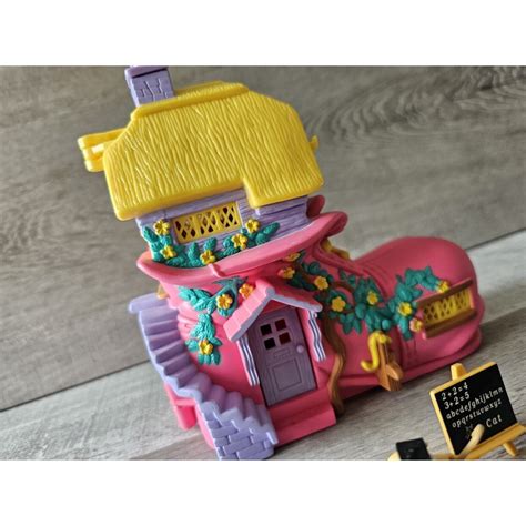 Mini Surprise Families Schoolhouse Vintage Littlest Pet Shop Playset