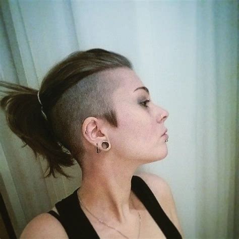 Pin By Clare Mcintyre Hanscom On Undercuts And Sidecuts Womens