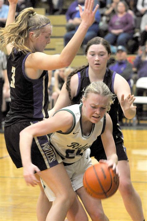 GIRLS BASKETBALL Sequim Holds PA At Bay In Rainshadow Rumble Rivalry