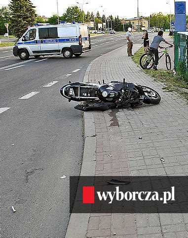 Kolejny wypadek motocyklisty 22 latek uderzył w przystanek