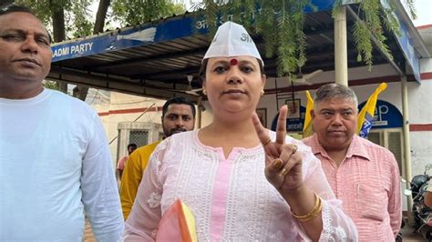 Delhi MCD Election Results Transgender Candidate Bobby AAP Wins From