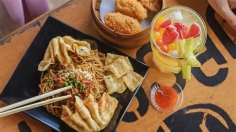 Mie Gacoan Kembali Viral Kini Ditemukan Belatung Dalam Mienya