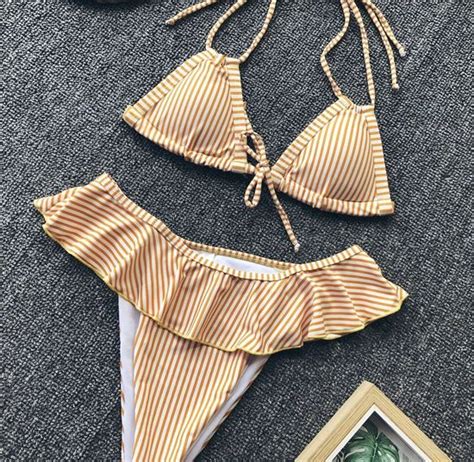 China Fashion Lovely Stripe Beach Wear Girls Cute Ruffled Bikini