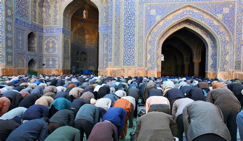 Salat - A Comprehensive info about Islamic 5 Daily Prayers - IslamiCity