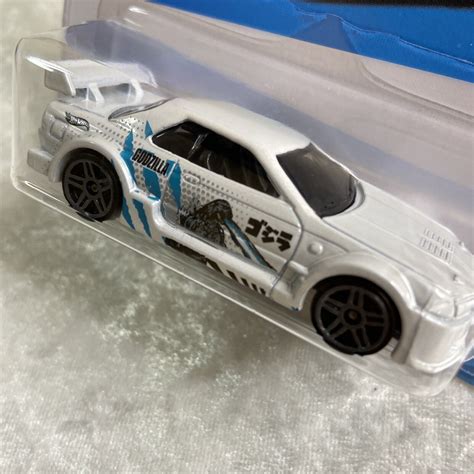 Hot Wheels Godzilla Nissan Skyline GT R R Ubuy India