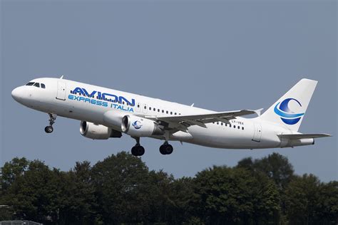 SunExpress to lease five Airbus A320 from Avion Express