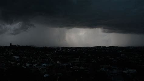 Regi Es De Sc Tem Alerta Para Forte Chuva E Queda De Granizo At Esta