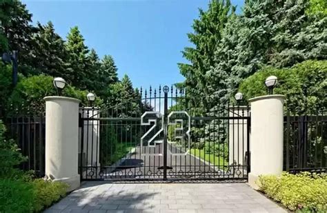 Look Inside Michael Jordan’s Extravagant Illinois Mansion