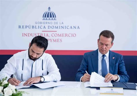 Philip Morris Dominicana Firma Acuerdo De Colaboración Con El Micm Para