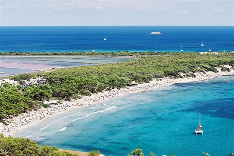 Playa Ses Salines Ibiza Famosos Y Buen Ambiente