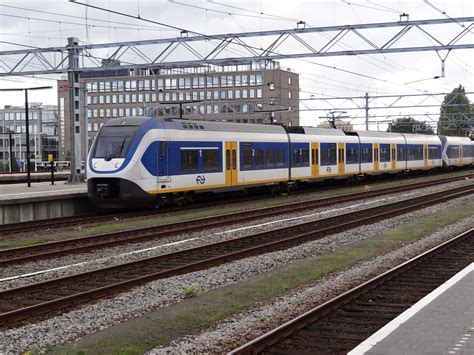 Funet Railway Photography Archive The Netherlands Emus And Locomotives Of Ns Nederlandse