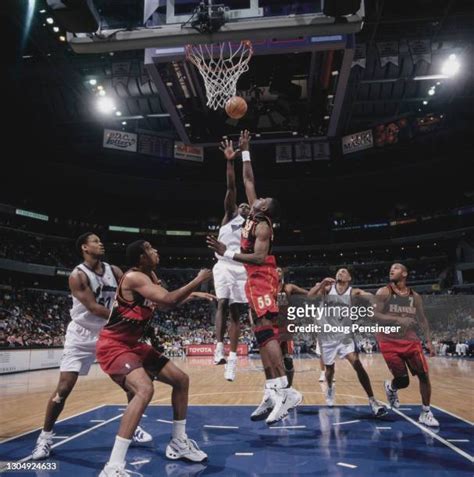 218 Dikembe Mutombo And Block Stock Photos, High-Res Pictures, and ...