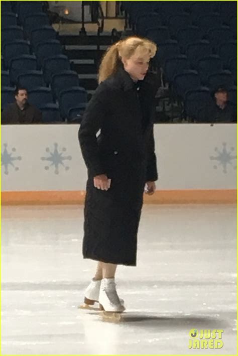 Margot Robbie Hits The Ice In New I Tonya Set Photos Photo 3851853 Photos Just Jared