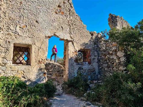 La Grotta Dei Falsari E Il Sentiero Del Pellegrino In Viaggio Con Monica