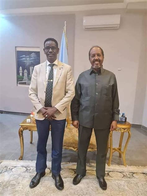 Maxay Ka Wada Hadleen Madaxweyne Xasan Sheikh Iyo Sanator Fartaag