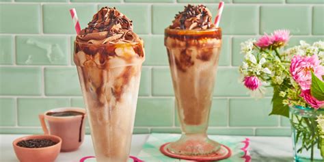 Chocolate Milkshake Recipe - How to Make a Chocolate Milkshake