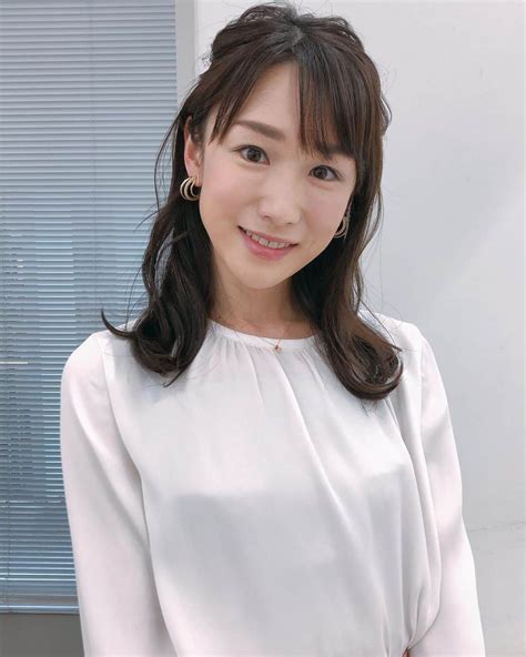 堂真理子さんのインスタグラム写真 堂真理子instagram 「今日の「ワイドスクランブル」の衣装でした😊 昨日の暑く晴れた日から一転