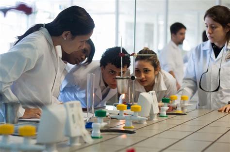 Grupos de pesquisa e laboratórios UFJF