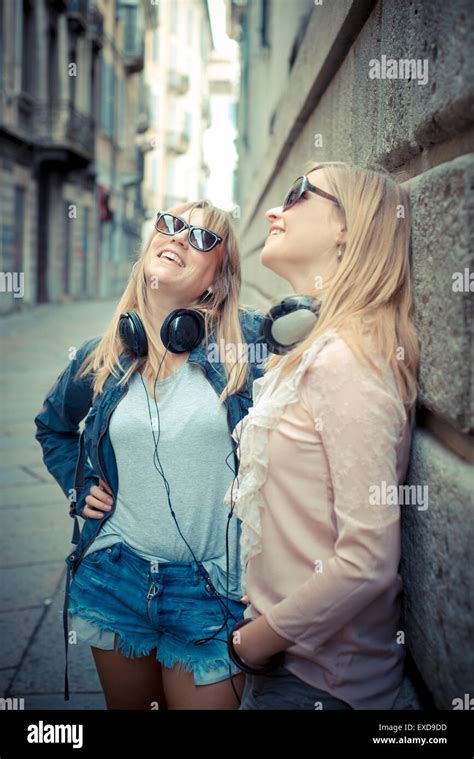 Two Beautiful Blonde Women In The City Stock Photo Alamy