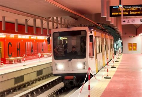 Metro Linea 6 Napoli Guasto Nel Primo Giorno Di Apertura Al Pubblico