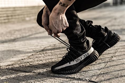 Yeezy Boost 350 V2 Blackwhite Adidas Superstar Look Fashion Fashion