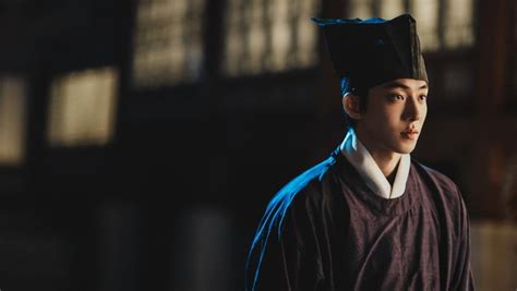 netflix hadirkan  east palace drakor sageuk  dibintangi nam joo