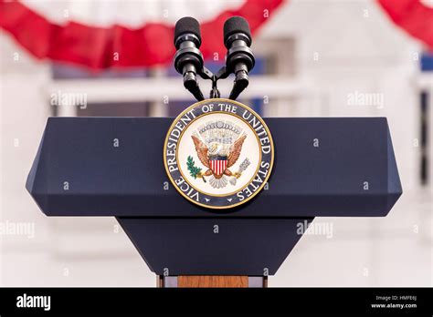 President biden speech podium hi-res stock photography and images - Alamy