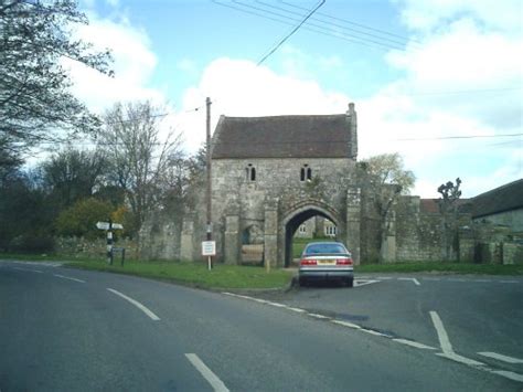 Pictures of Tisbury, Wiltshire, England | England Photography & History