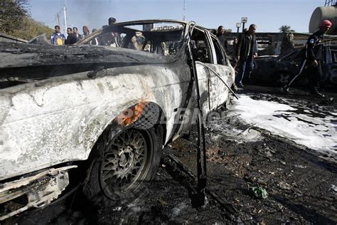 首都で自動車爆弾爆発、35人以上死傷 イラク 写真1枚 国際ニュース：afpbb News