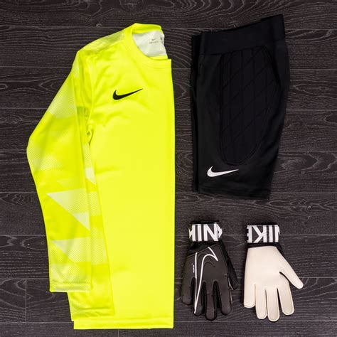 Goalkeeper Kit Guide: Treat Your GK This Season