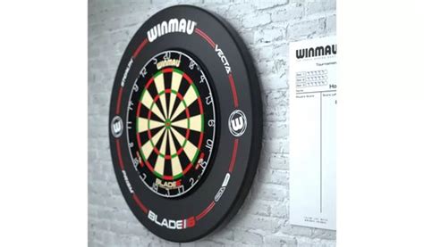 Winmau Blade Professionele Dartbord Surround En Darts Set Bol