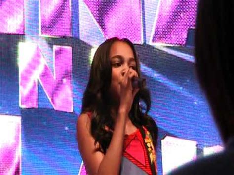 China Anne McClain singing at the D23 expo - YouTube