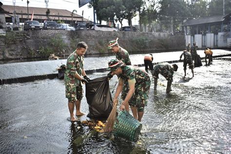 Peringati HUT Ke 78 RI Korem 074 Warastratama Gelar Karya Bakti Tanam