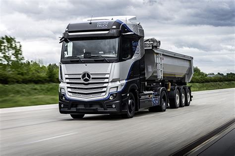 Mercedes Benz Genh2 Fuel Cell Truck Received Approval For Use On Public