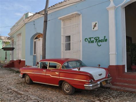 A CUBAN VINTAGE RIDE Private Tour.