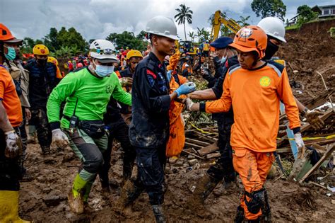 Número de mortos em terremoto na Indonésia sobe para 321