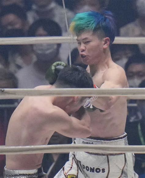 ＜rizin28＞大崎（左）に左フックを放つ那須川（撮影・島崎忠彦） ― スポニチ Sponichi Annex 格闘技