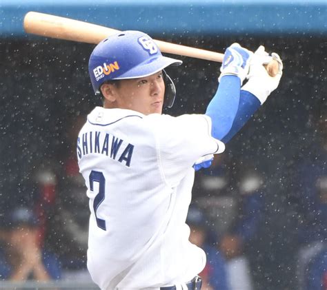 中日1位石川昂弥「3番三塁」で巨人戦1軍デビュー プロ野球写真ニュース 日刊スポーツ