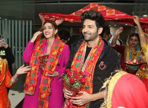 Shehzada Kartik Aaryan Celebrates His First Lohri In Punjab With Kriti Sanon Bollywood News