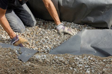 Que Mettre Sur Une Toile De Paillage Des Cailloux Des Graviers Hot