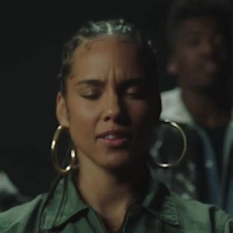 Alicia Keys Après Time Machine et Underdog la chanteuse décide de