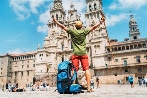 Jakobsweg viele Wege führen nach Compostela Reisetouri de