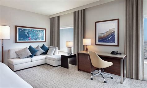 Rooms & Suites | Hilton San Diego Bayfront Hotel