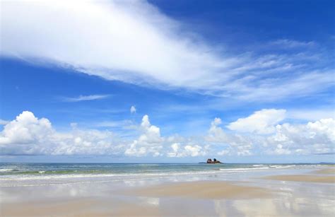 Cloud Beach Stock Photos, Images and Backgrounds for Free Download