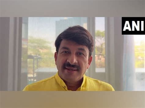 Sharab Bechta Kejriwal BJP S Manoj Tiwari Counters AAP Chief S LS