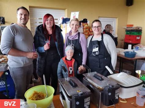 Nachwuchstag Schnitzelessen Am Sportplatz Marz BVZ At