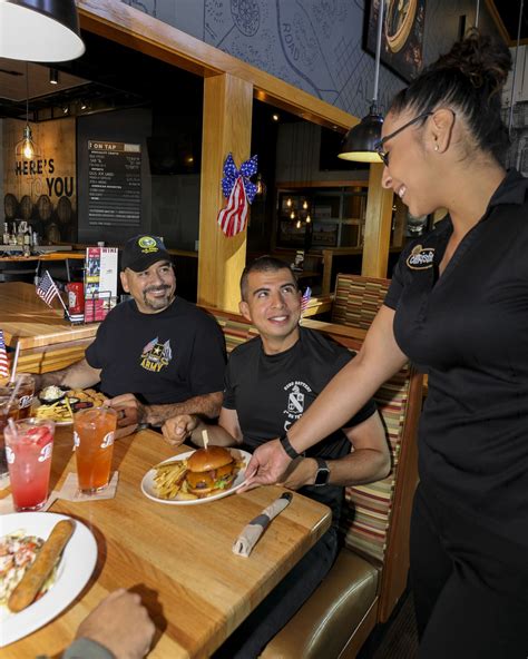 What is included in the latest budget-friendly Applebee's family meals 7