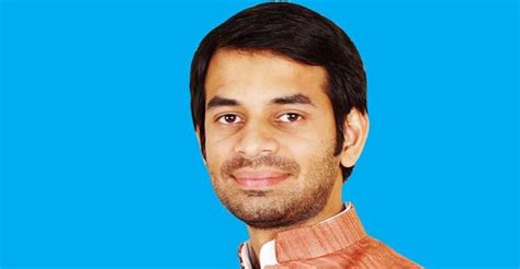 Tej Pratap Yadav resigns as RJD students wing mentor | Nation | English ...